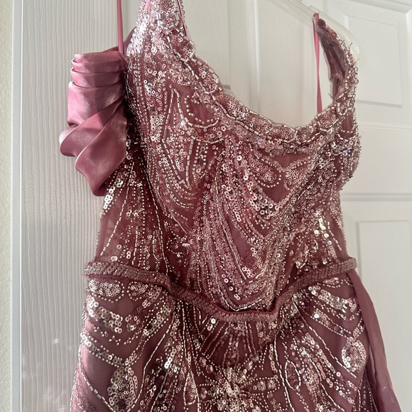 Pink/purple sequin gown - Picture 3 of 12